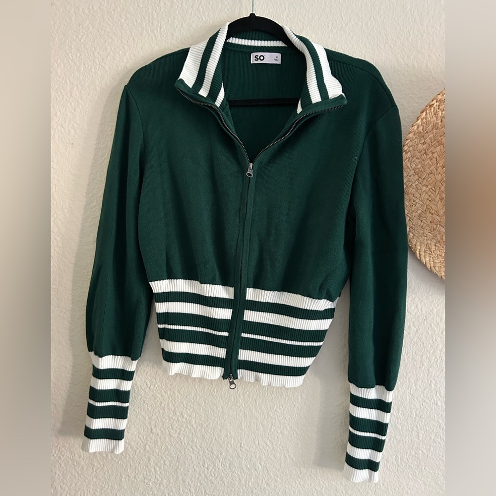 Junior’s Zip Up Sweater
